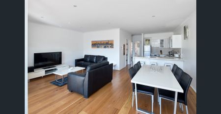 WHEN LOCATION MATTERS – FULLY FURNISHED - Photo 3