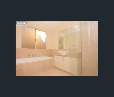 Easy Care Family Home! - Photo 5