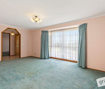 TUCKED AWAY 3 BEDROOM GEM IN NARRE WARREN - Photo 3