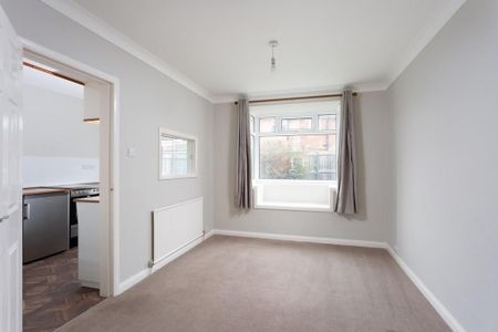 3 bedroom semi-detached house to rent - Photo 2