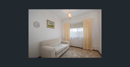 NEAT AS A PIN ! TWO BEDROOM UNIT IN GREAT LOCATION! - Photo 4