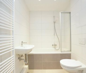 Erstbezug nach Sanierung - EBK, Balkon und Hausgarten - Photo 3