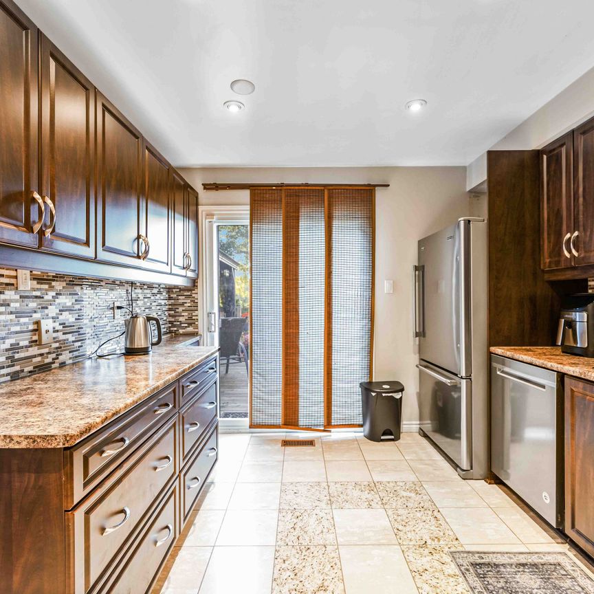 For Lease - 264 Galway Court, Oshawa, Ontario - Photo 1
