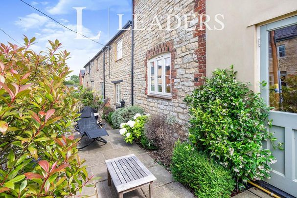3 bedroom terraced house to rent - Photo 1