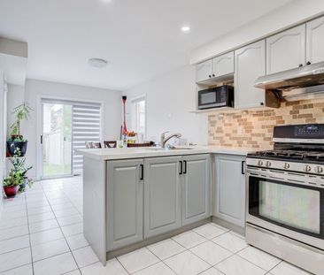 For Lease - 60 Whitefaulds Road, Vaughan, Ontario - Photo 4