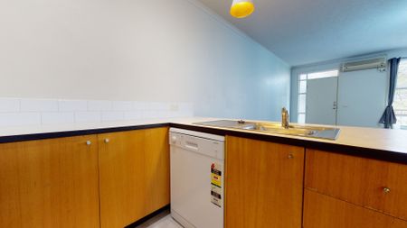 Perfect location, peaceful surrounds - Photo 4