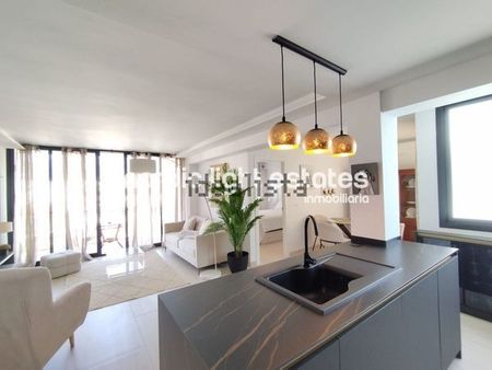 Alquiler de piso en Centro - Photo 2