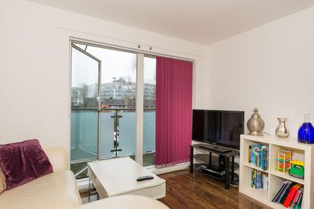 2 Bed Flat, Du Cane Road, W12 - Photo 3