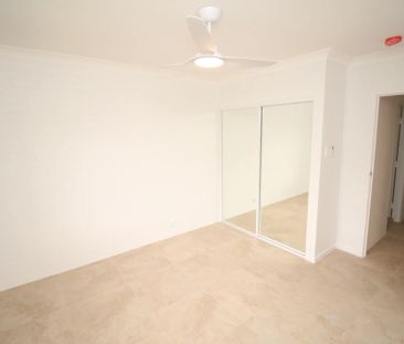 4/12 Dyne Street, Red Hill. - Photo 2