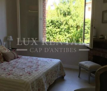 Villa • Antibes - Photo 1