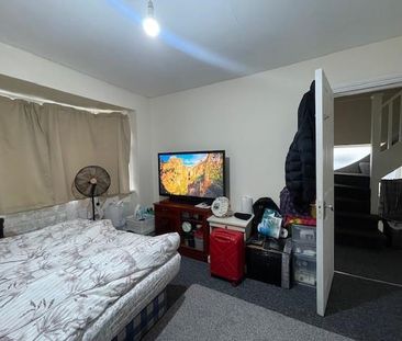 5 bedroom semi-detached house to rent - Photo 5