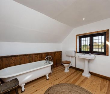 2 bedroom semi-detached house to rent - Photo 6