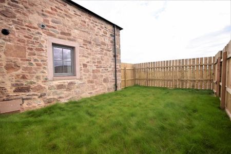 4 bedroom semi-detached villa to rent - Photo 4