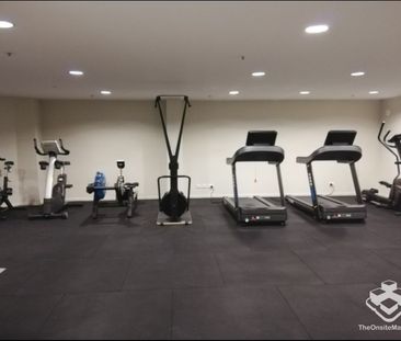 Stunning 1 bedroom unfurnished apartment - Photo 1