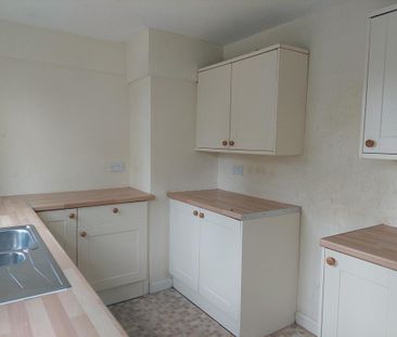 2 bedroom semi-detached house to rent - Photo 4