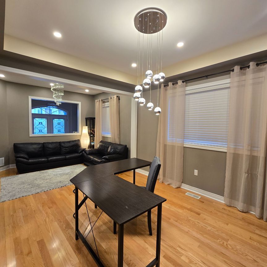 For Lease - 1979 RIVERTON Street, Oshawa, Ontario - Photo 1