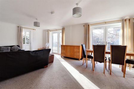 3 bedroom apartment to rent - Photo 5