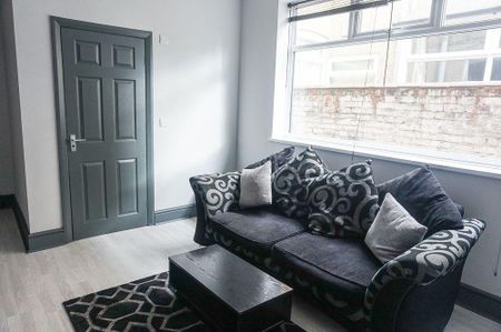 1 bedroom in a house share to rent - Photo 3