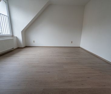 Duplexappartement met groot terras in het centrum van Schriek. - Photo 2