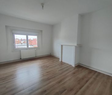 Location Appartement 3 pièces 76m² - Photo 2