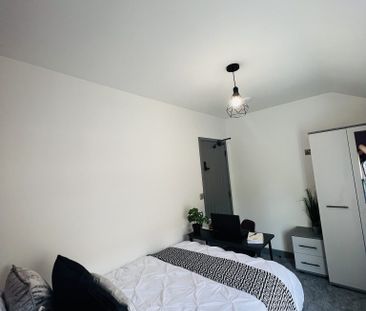 BEDROOM 1 LARGE DOUBLE ENSUITE - Photo 5