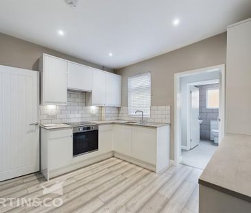 2 bedroom terraced house to rent - Photo 4