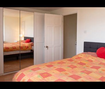 2 Bed Maisonette, Longheath Gardens, CR0 - Photo 4