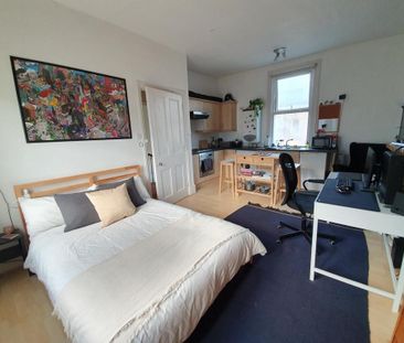 Studio to rent - Photo 3