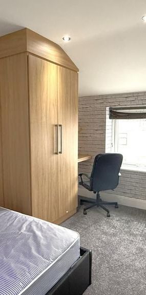 1 bedroom in a house share to rent - Photo 1