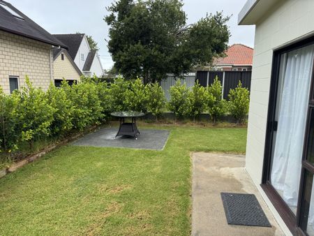 Long Drive - 3 bedroom - Photo 4