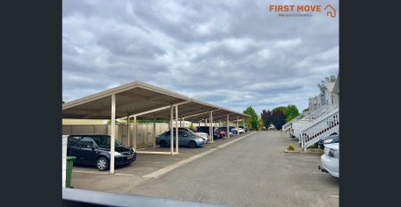 A modern well-appointed upstairs unit - apartment! - Photo 2