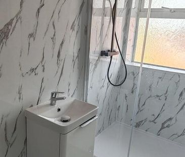 7 bedroom house of multiple occupation to rent - Photo 4
