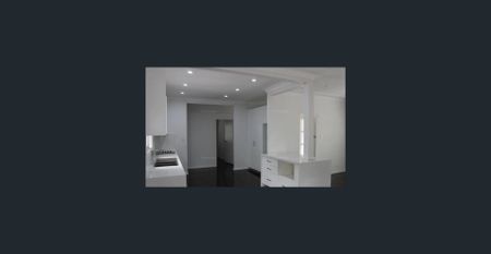 Spacious 3 Bedroom Home - Photo 2