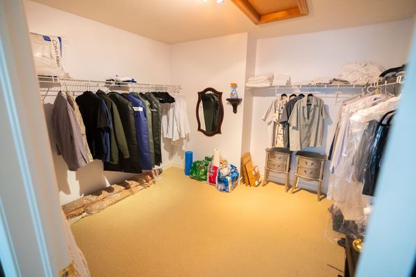 For Lease - 2427 Erin Centre Boulevard, Mississauga, Ontario - Photo 1