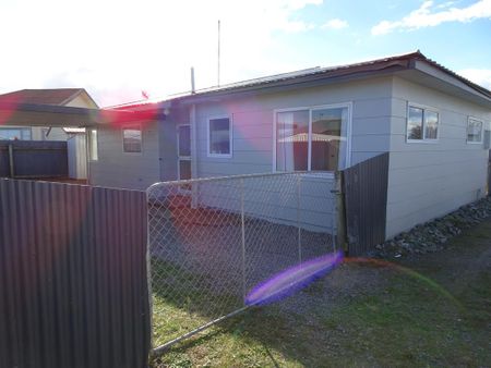 Holmes Place, Flaxmere - Photo 2