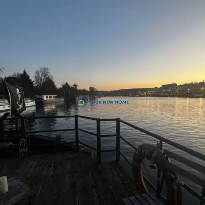 À LOUER UN BEL APPARTEMENT AVEC 3 CHAMBRES SUR UNE PENICHE A BOULOGNE BILLANCOURT LOGEMENT ATYPIQUE D’EXCEPTION AVEC UNE MAGNIFIQUE VUE AVEC UNE TERRASSE DE 15 M2 - Photo 1
