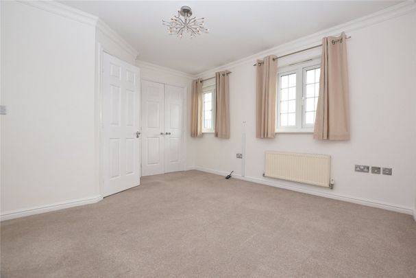 50, Castle Lodge Avenue, Rothwell, Leeds, West Yorkshire, LS26 0ZD - Photo 1