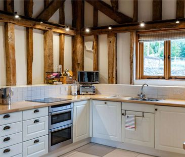 A spacious and attractive three bedroom barn conversion with views ... - Photo 6