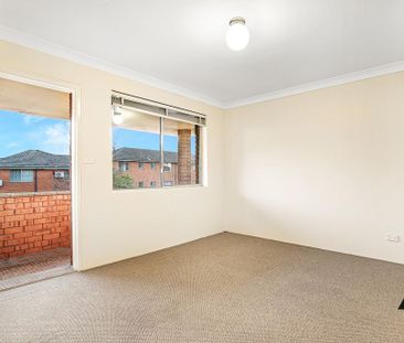 Spacious Two Bedroom Apartment In The Heart Of Lakemba - Photo 1