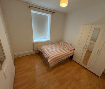 2 Bed Flat, Nelsons Row, SW4 - Photo 4