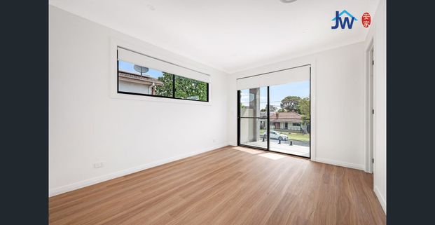 Stunning Brand New Family Home – Premium Quality & Spacious Design - Photo 1