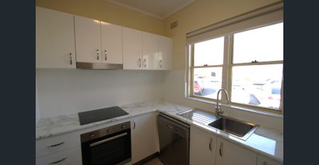 Walk Everywhere - Photo 2