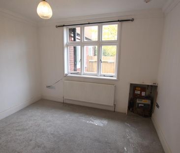 The Beeches, Woking, Surrey, GU22 - Photo 2