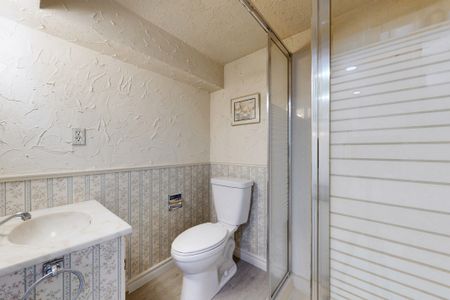 For Lease - 438 Centre Street, Richmond Hill, Ontario - Photo 5