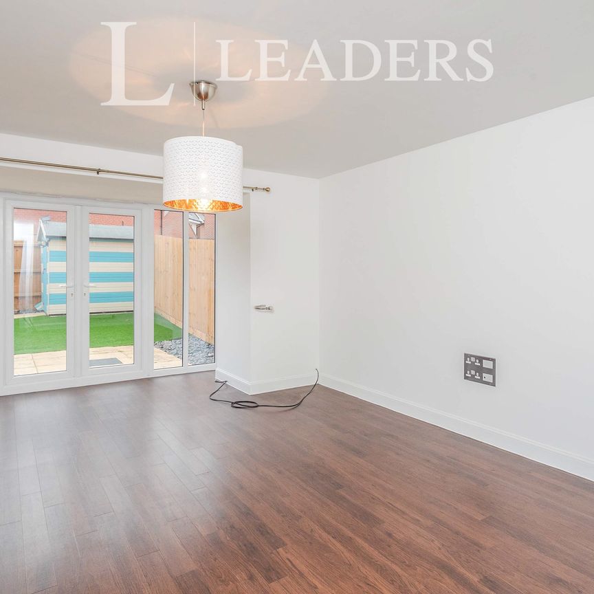 4 bedroom house to rent Bobbins Way, Buckingham, Buckinghamshire, MK18 - Photo 1