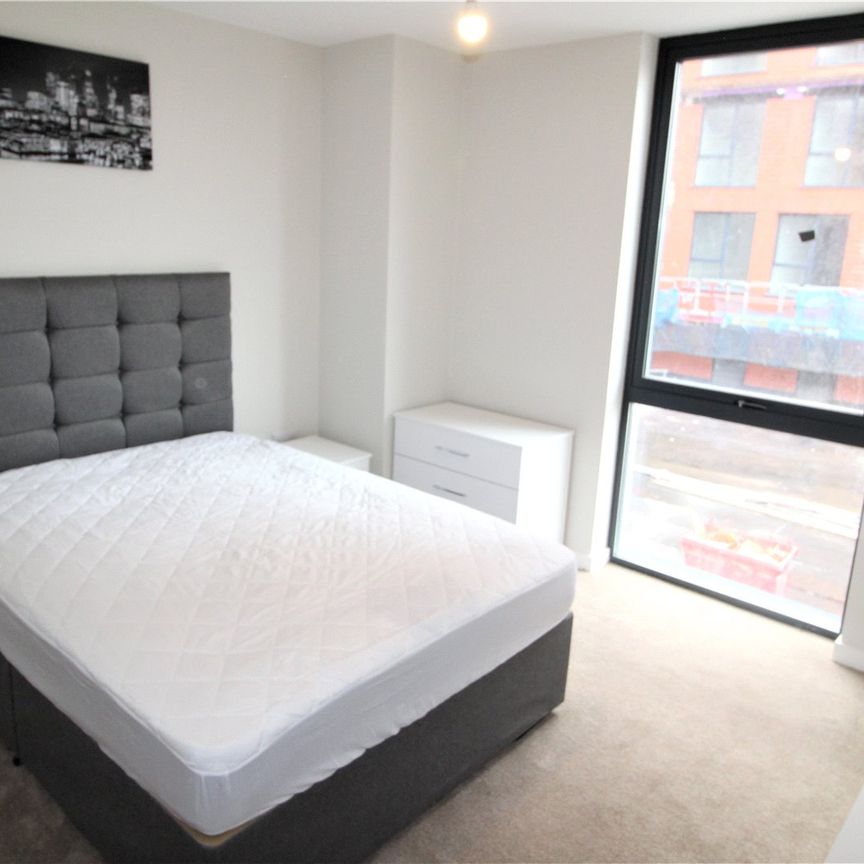 2 bedroom Flat To Rent - Photo 1