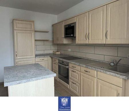 Alles was das Herz begehrt! Perfekte Wohnung mit Einbauküche, Balkon und Parkett! - Photo 2