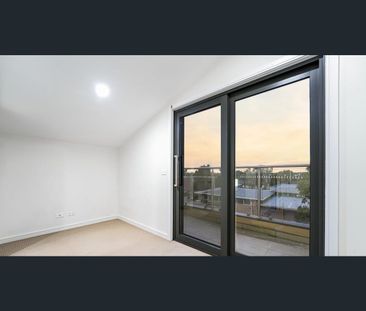 8/2 Hosken Street, Springvale South, Vic 3172 - Photo 6
