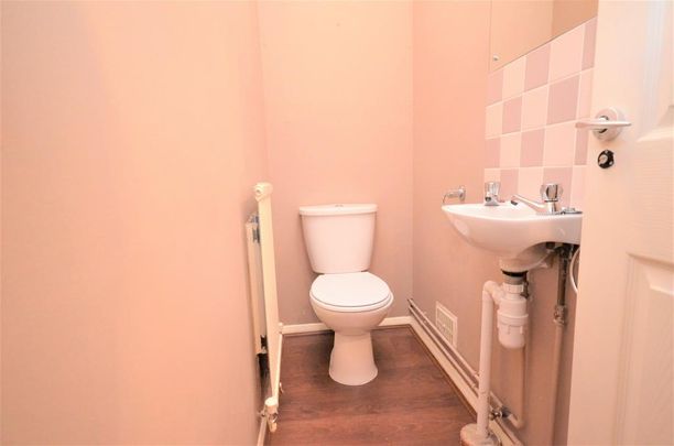 3 bedroom semi-detached house to rent - Photo 1