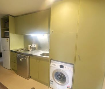 Effortless Inner-City Living – Power Included! - Photo 1